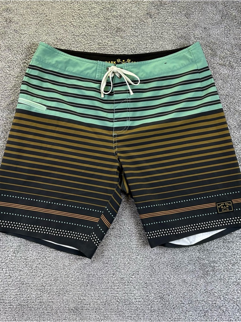 Dark Seas Boardshorts MMIX Division 32 Beach Swim Bathing Suit Trunks Zip Pocket